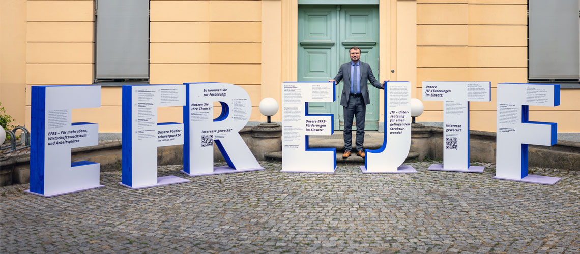 Wirtschaftsminister Daniel Keller gibt den Startschuss für eine Informations- und Dialogtour zu zwei europäischen Förderprogrammen durch das gesamte Land Brandenburg.