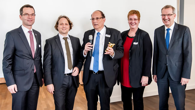 Gruppenfoto auf der Clusterkonferenz zu Digitalisierung und nachhaltiger Nutzung von Licht